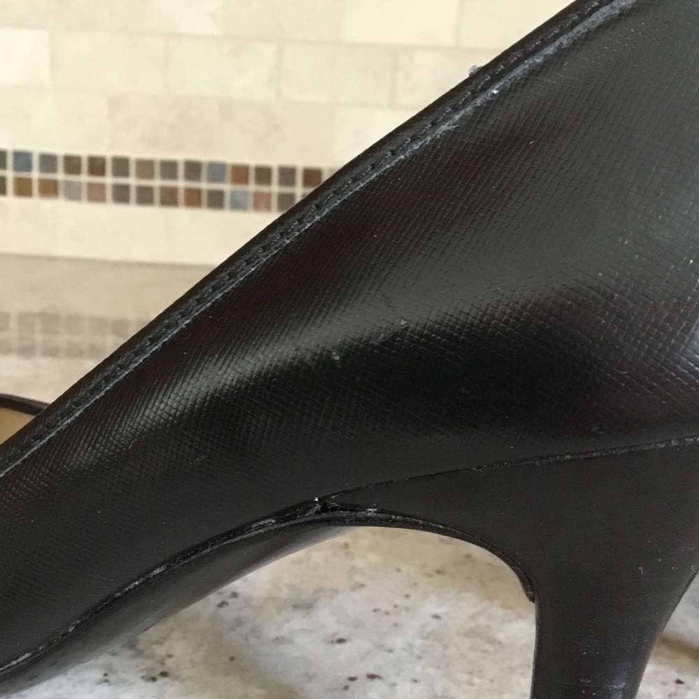 Vintage Salvatore Ferragamo Black Leather Pumps - Picture 8 of 12
